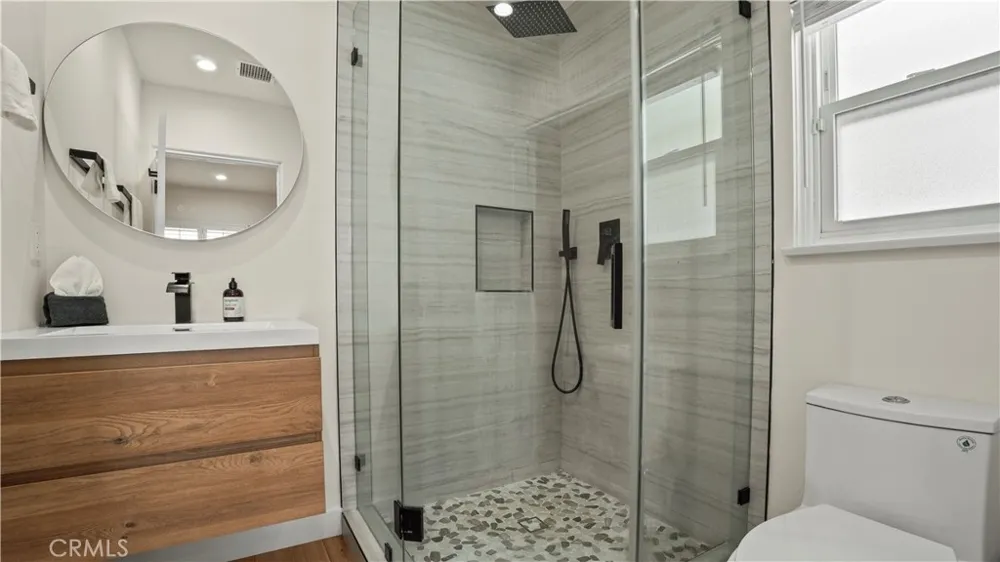 4711 Tyrone Sherman Oaks, CA 91423