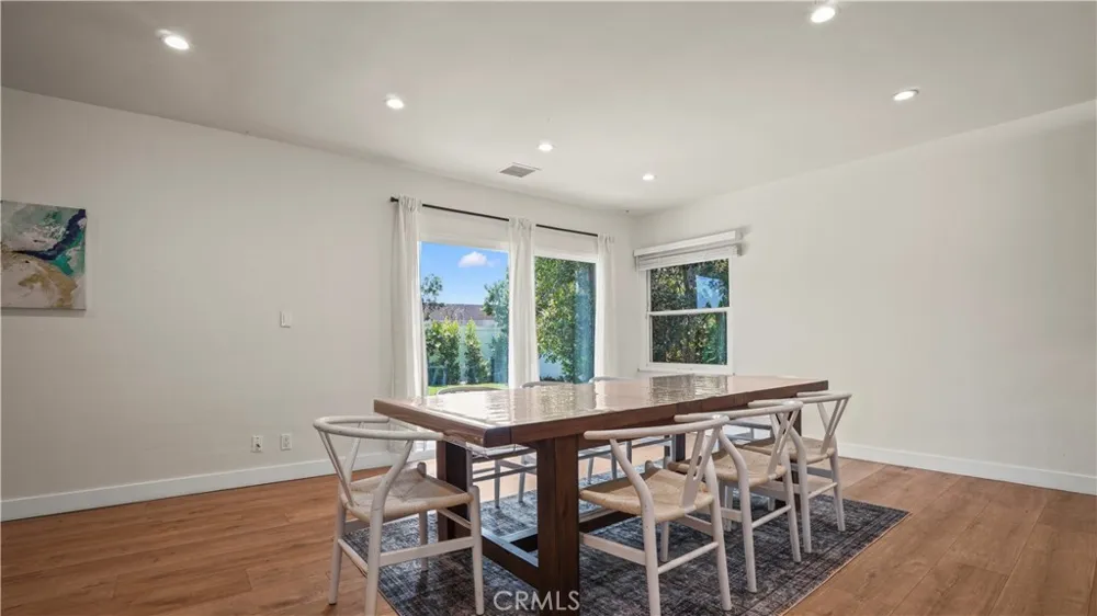 4711 Tyrone Sherman Oaks, CA 91423