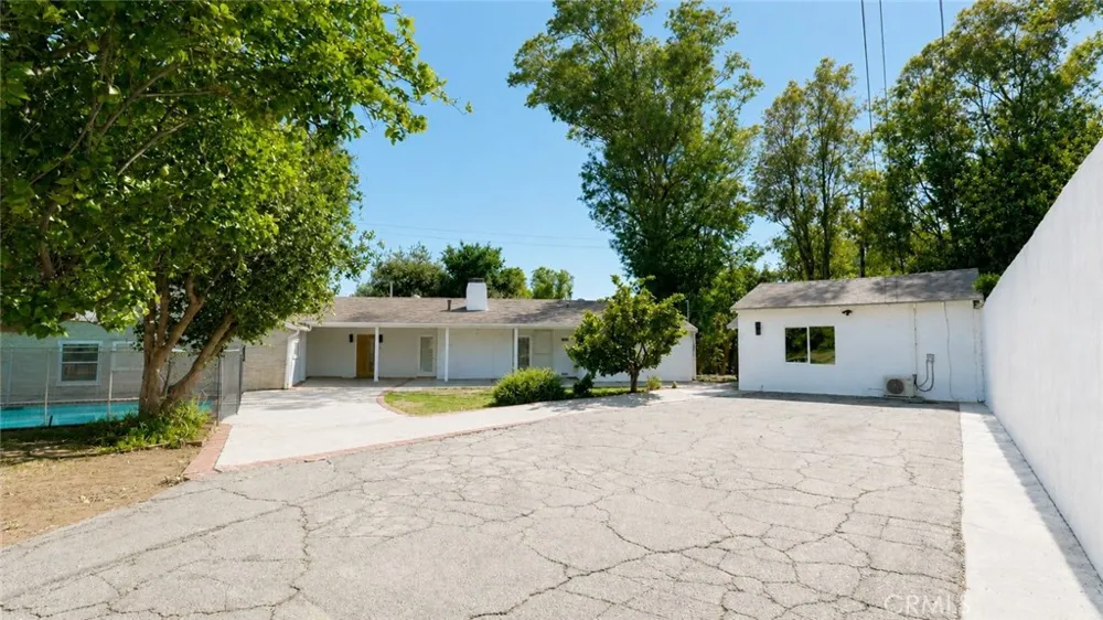 4711 Tyrone Sherman Oaks, CA 91423