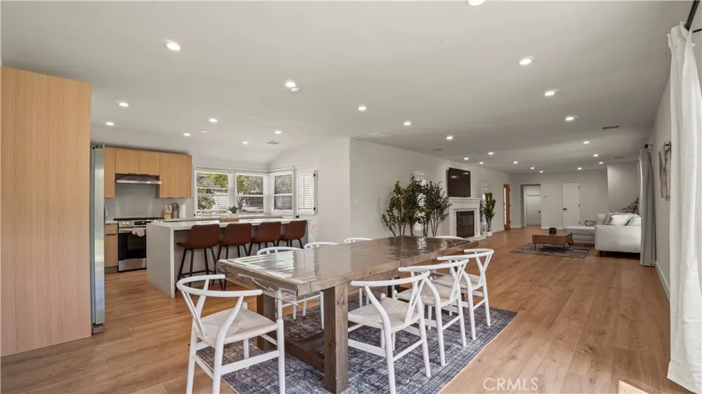 4711 Tyrone Sherman Oaks, CA 91423