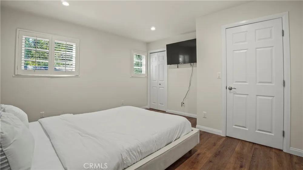 4711 Tyrone Sherman Oaks, CA 91423
