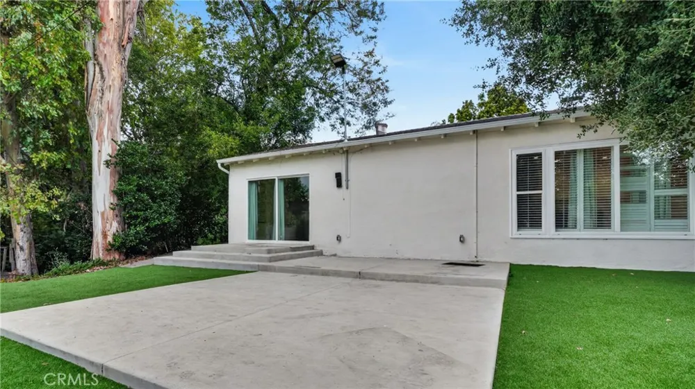 4711 Tyrone Sherman Oaks, CA 91423