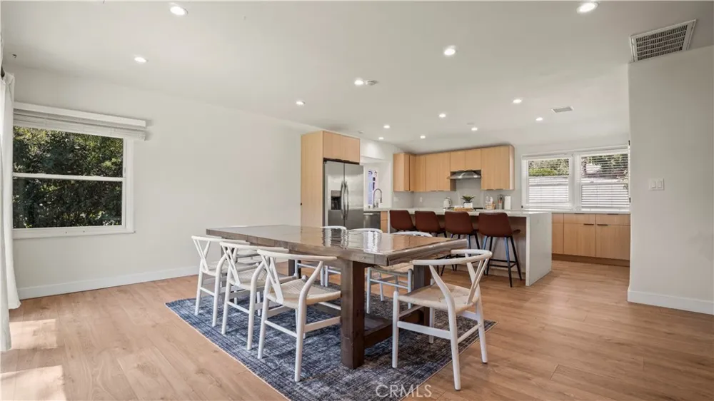 4711 Tyrone Sherman Oaks, CA 91423