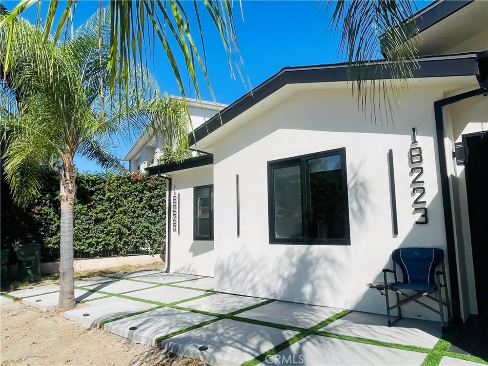 18225 Sugarman Tarzana, CA 91356