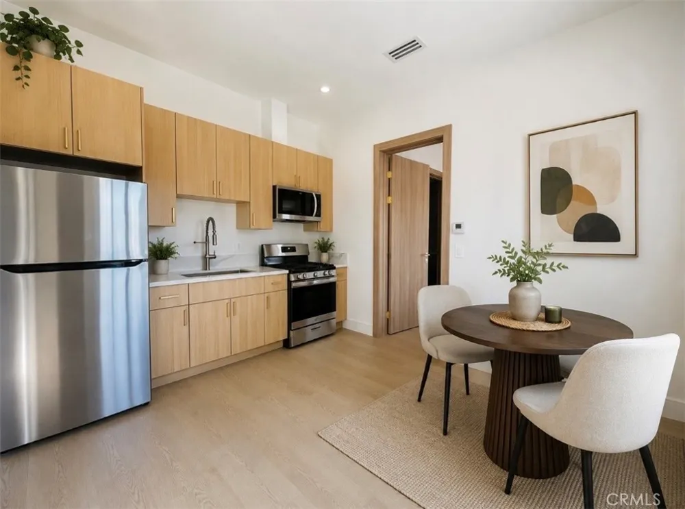 18225 Sugarman Tarzana, CA 91356