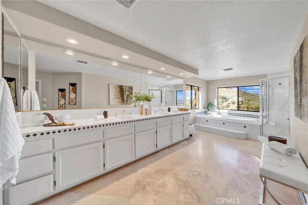 42253 Via Nortada Temecula, CA 92590