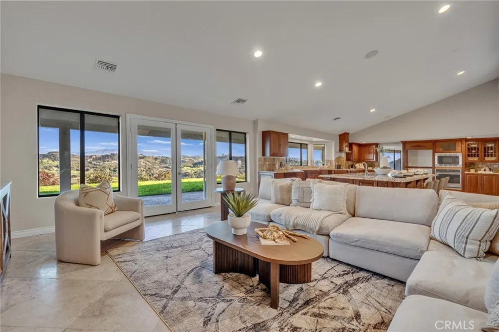 42253 Via Nortada Temecula, CA 92590