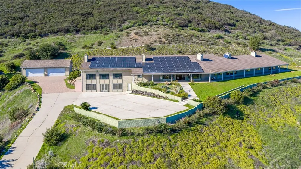 42253 Via Nortada Temecula, CA 92590