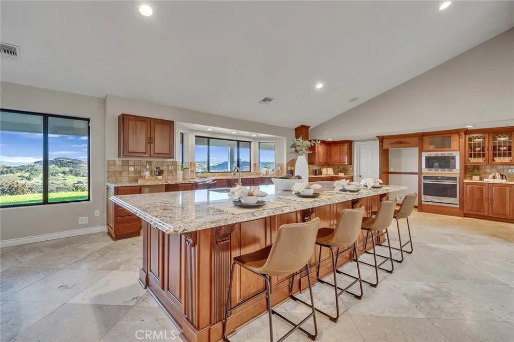42253 Via Nortada Temecula, CA 92590