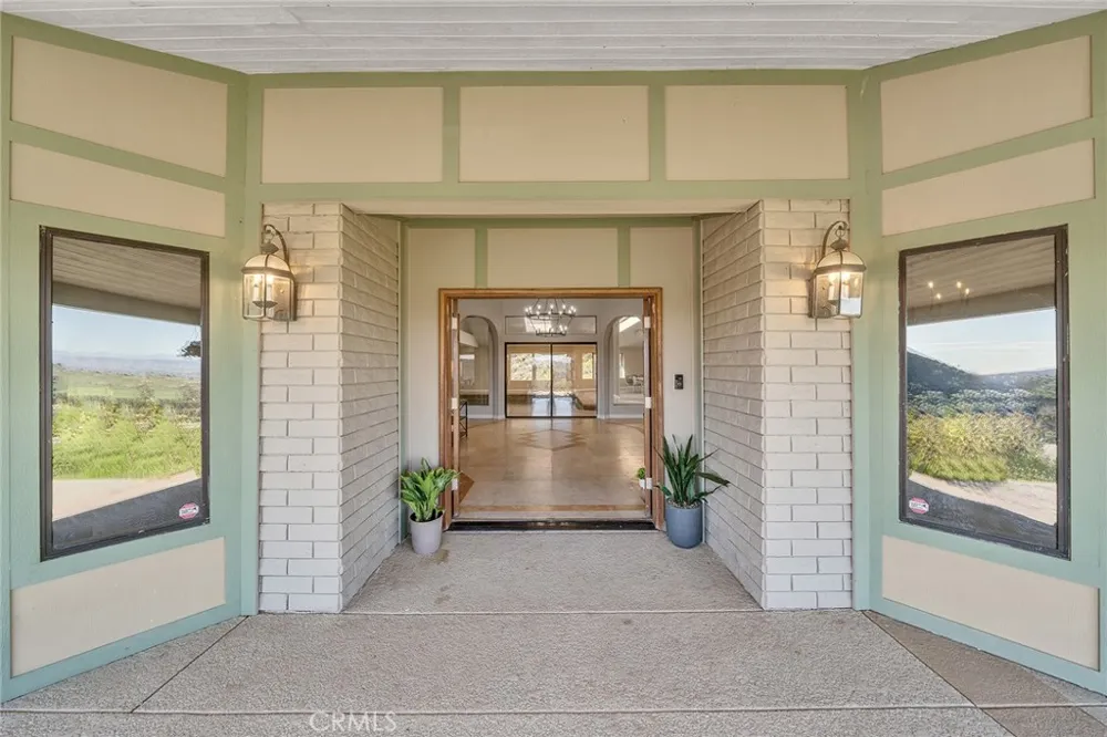 42253 Via Nortada Temecula, CA 92590