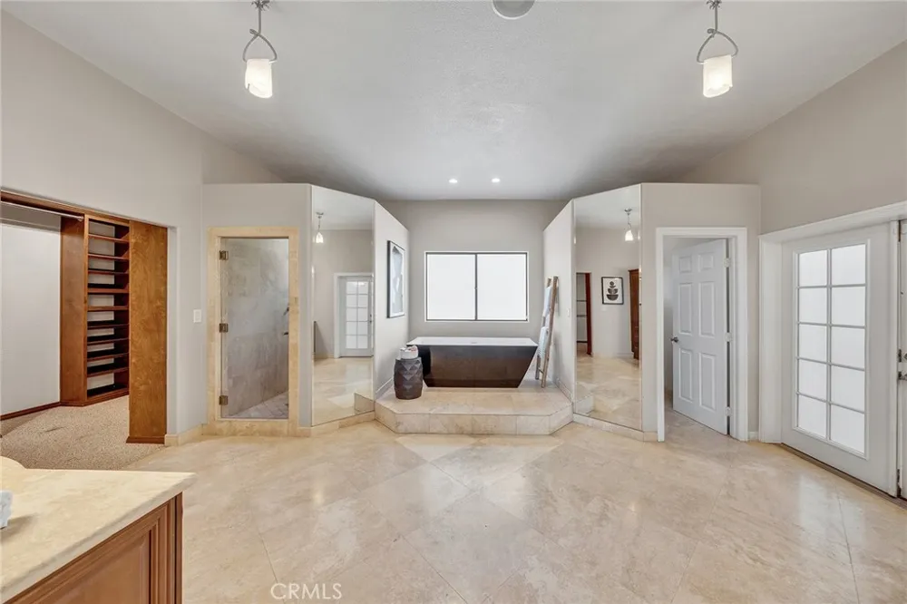 42253 Via Nortada Temecula, CA 92590