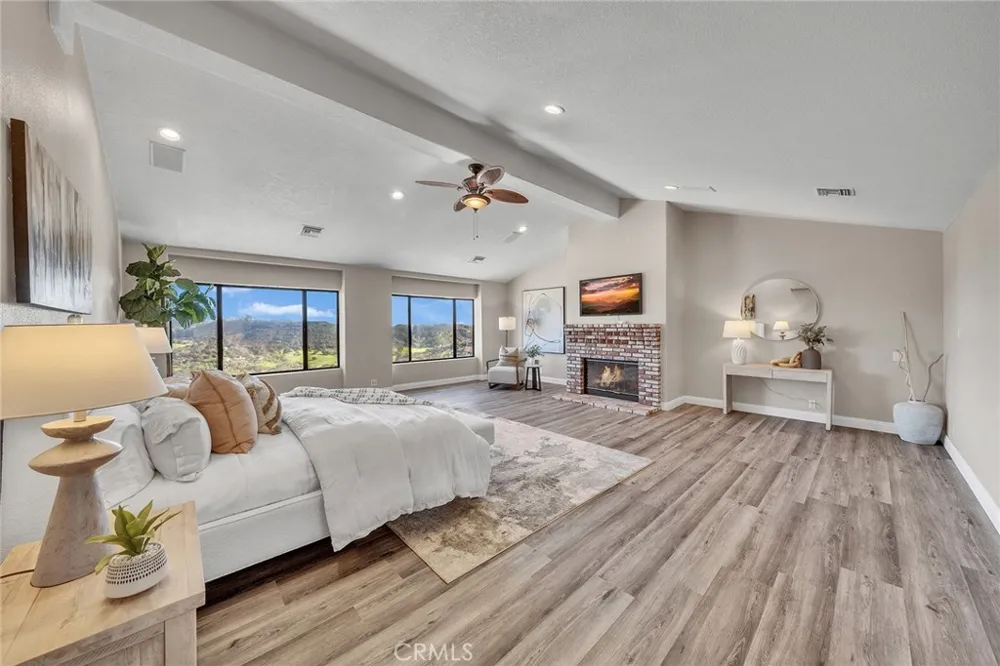 42253 Via Nortada Temecula, CA 92590