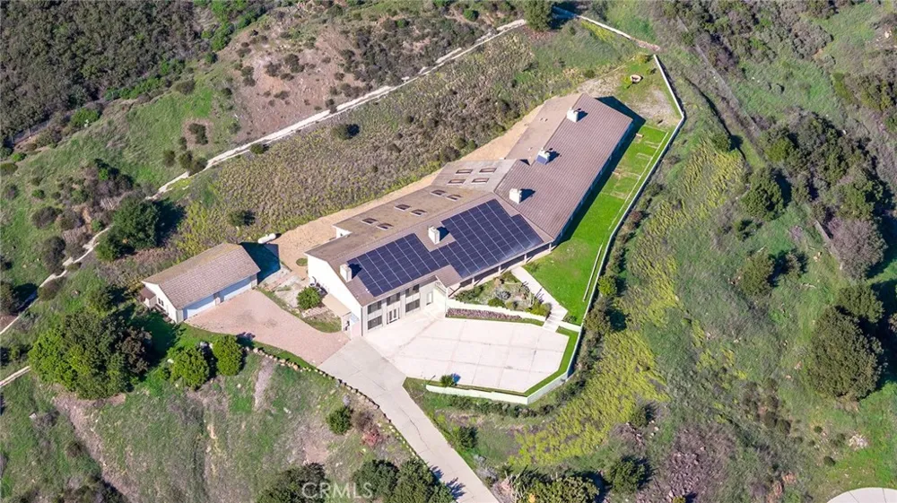 42253 Via Nortada Temecula, CA 92590