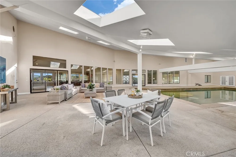 42253 Via Nortada Temecula, CA 92590