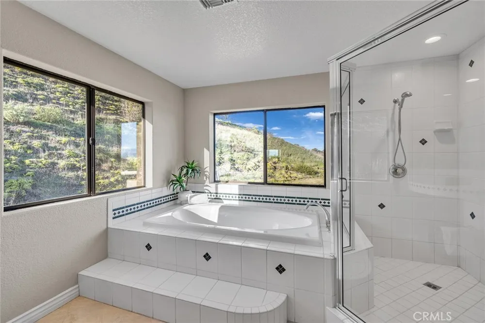 42253 Via Nortada Temecula, CA 92590