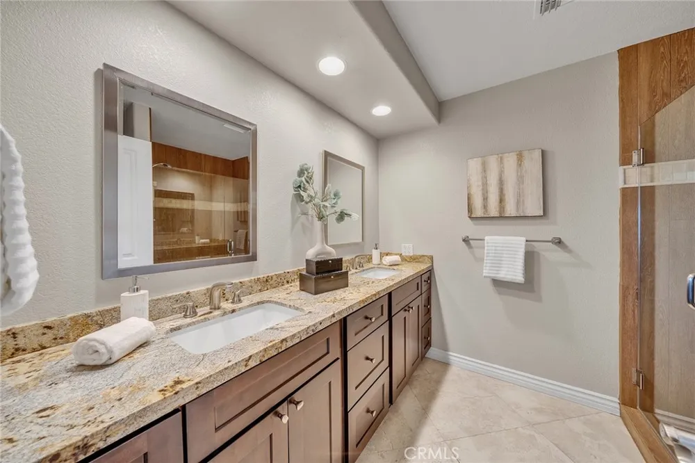 42253 Via Nortada Temecula, CA 92590