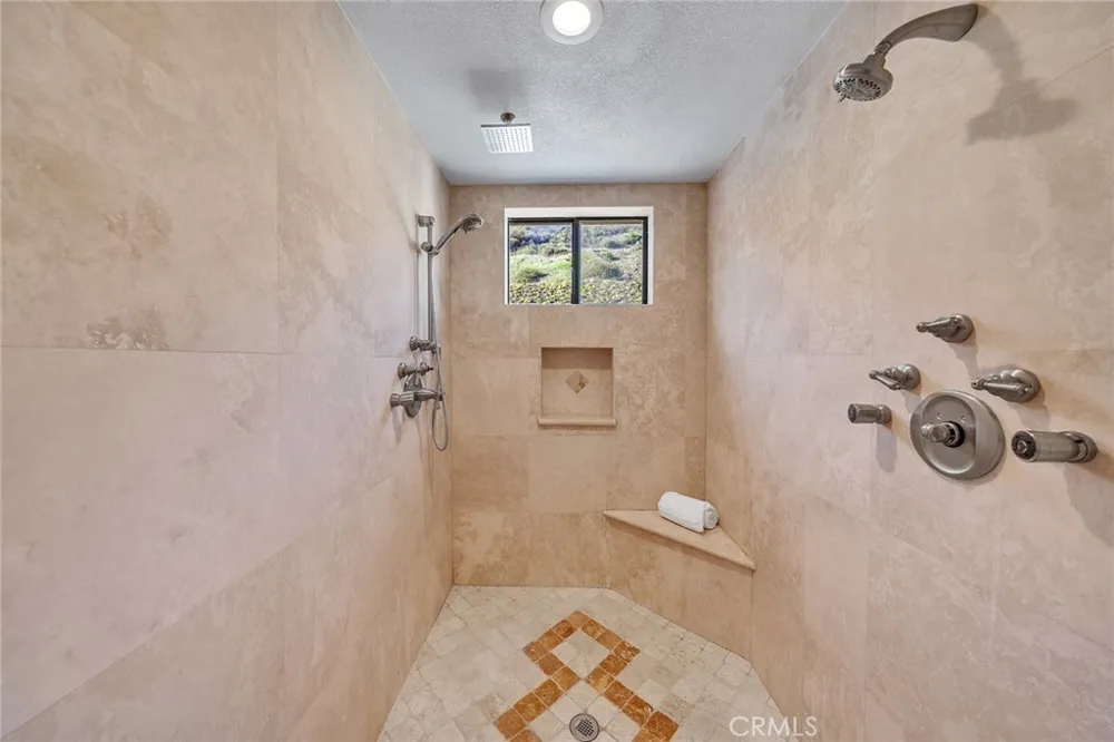 42253 Via Nortada Temecula, CA 92590