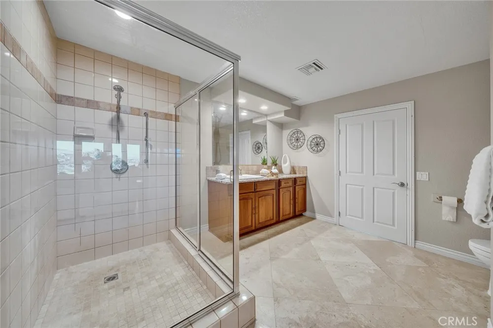 42253 Via Nortada Temecula, CA 92590