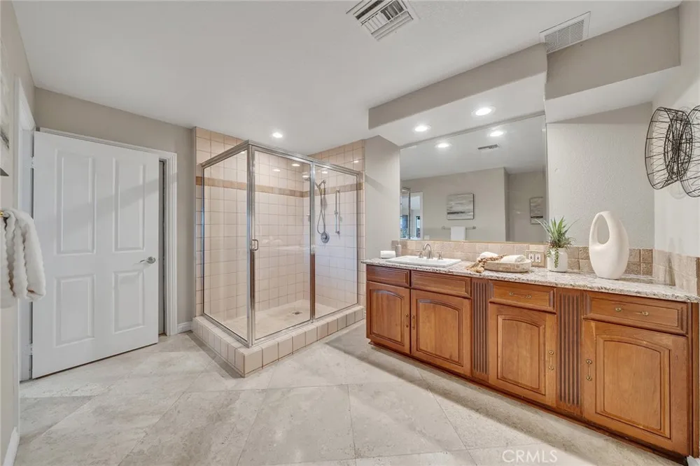 42253 Via Nortada Temecula, CA 92590
