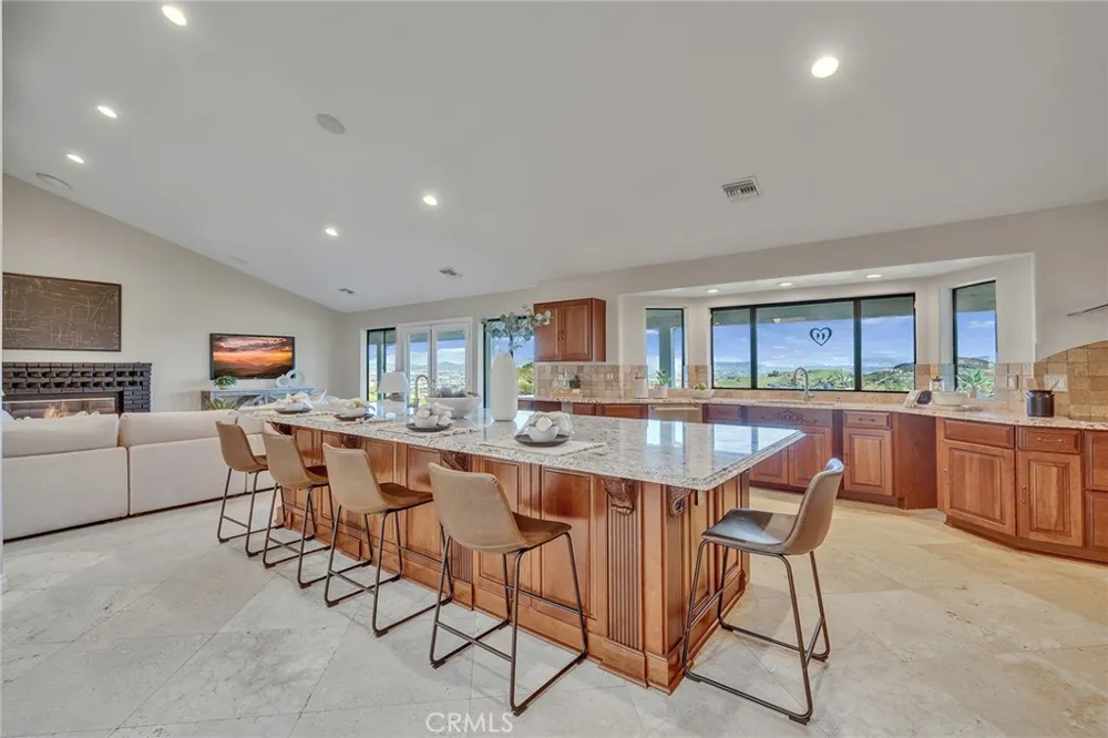 42253 Via Nortada Temecula, CA 92590