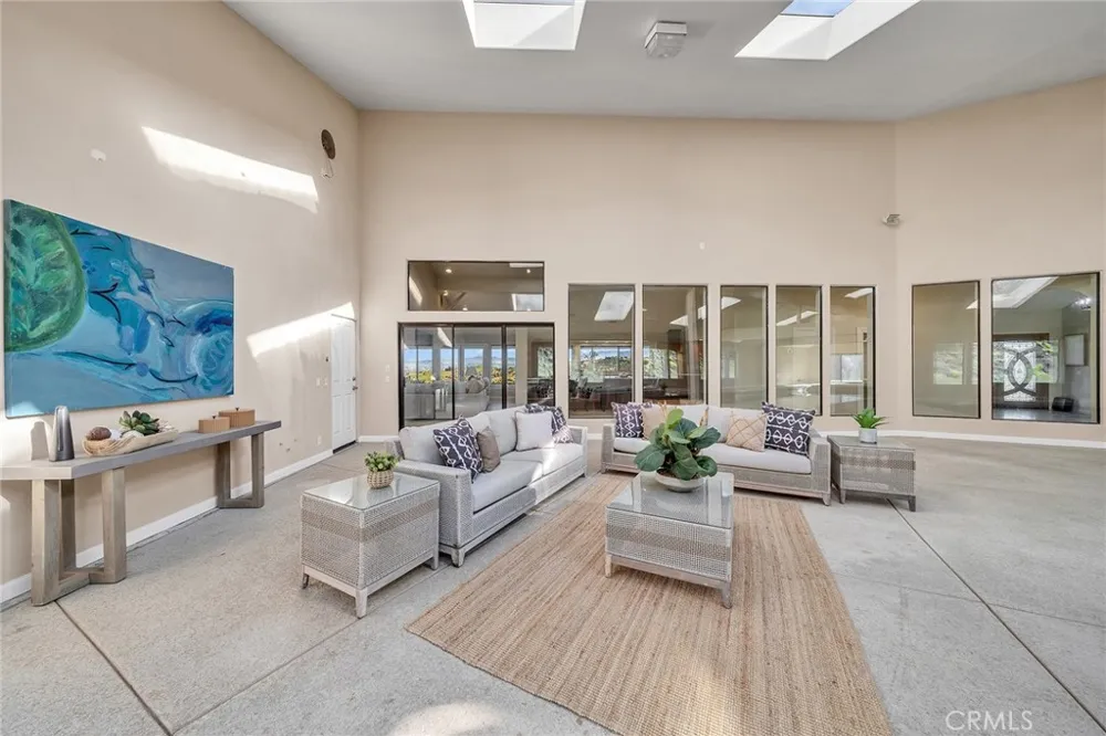 42253 Via Nortada Temecula, CA 92590