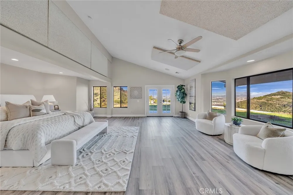 42253 Via Nortada Temecula, CA 92590