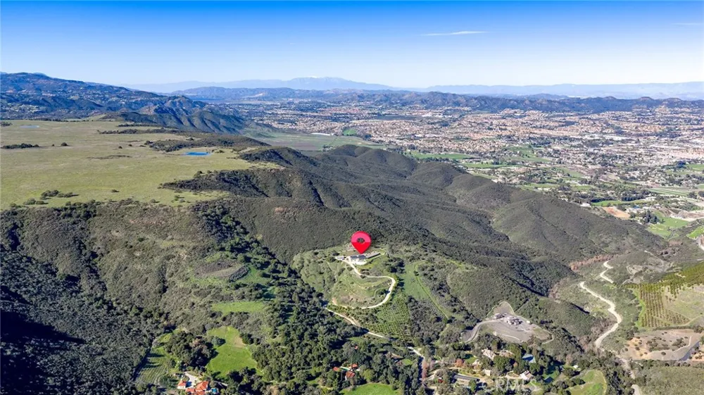 42253 Via Nortada Temecula, CA 92590