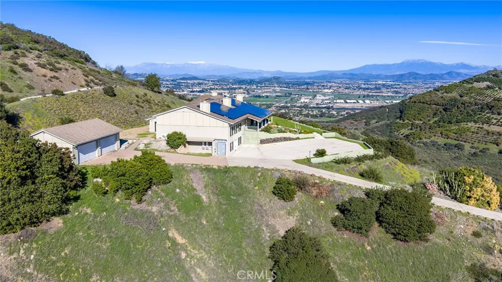 42253 Via Nortada Temecula, CA 92590