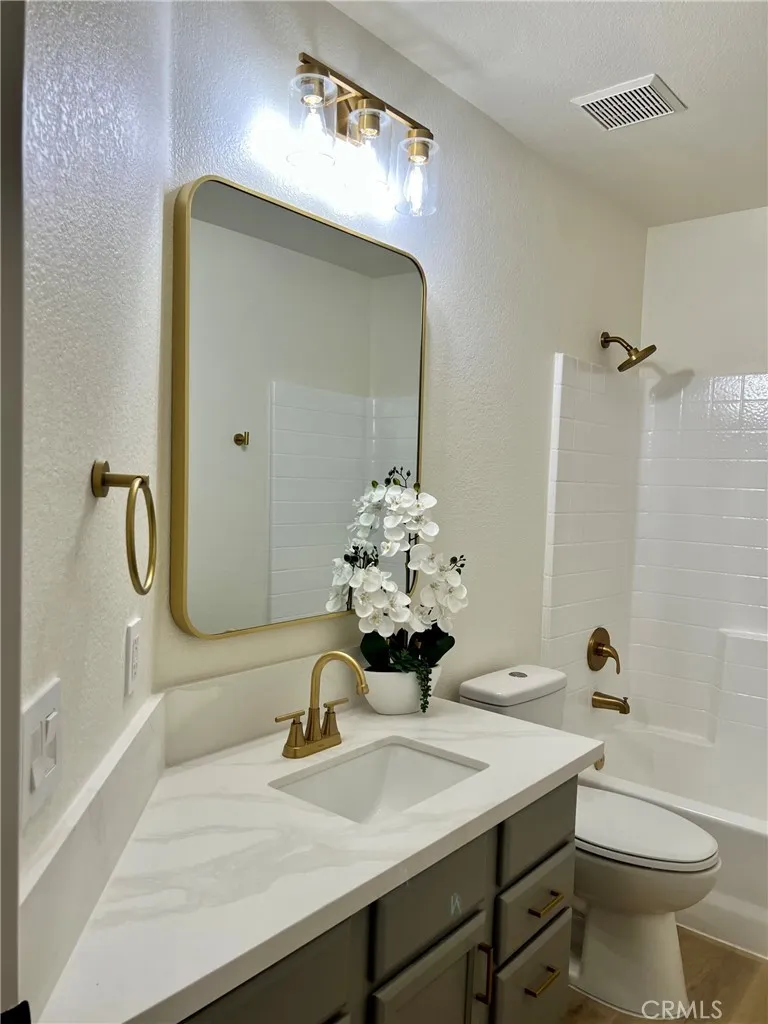 3024 Holline Court Lancaster, CA 93535