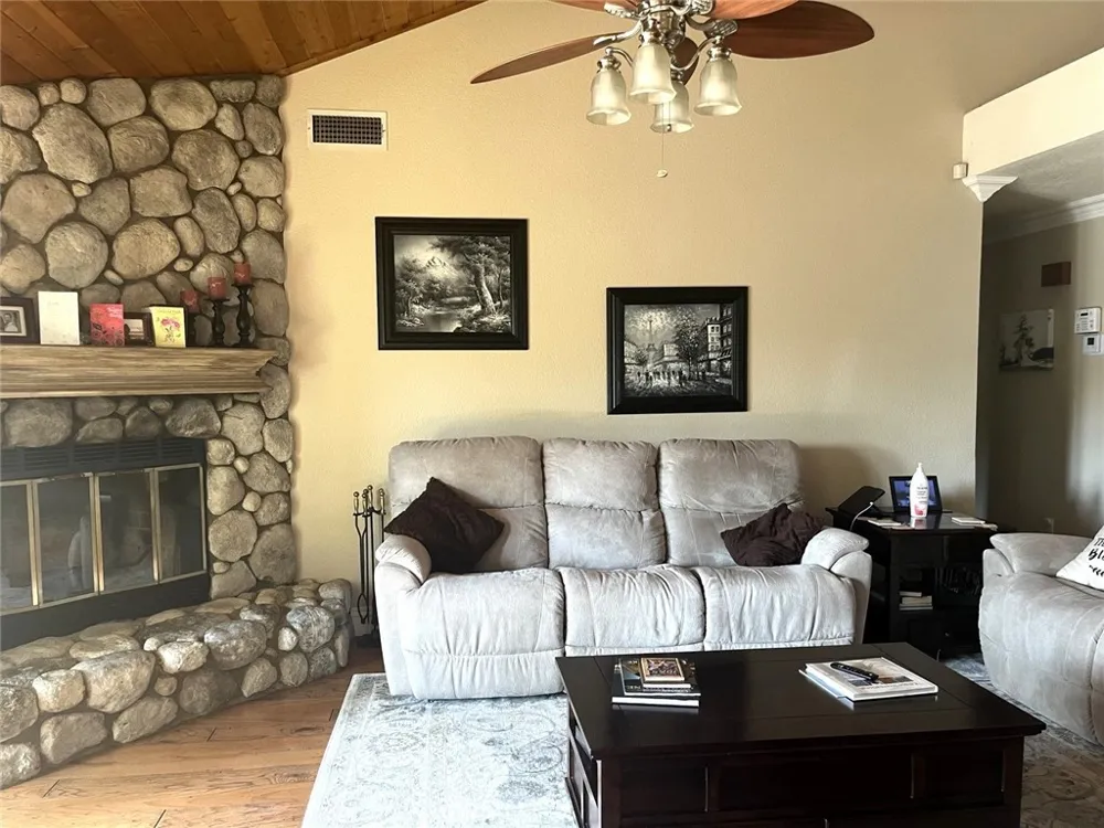 30027 Swan Point Canyon Lake, CA 92587