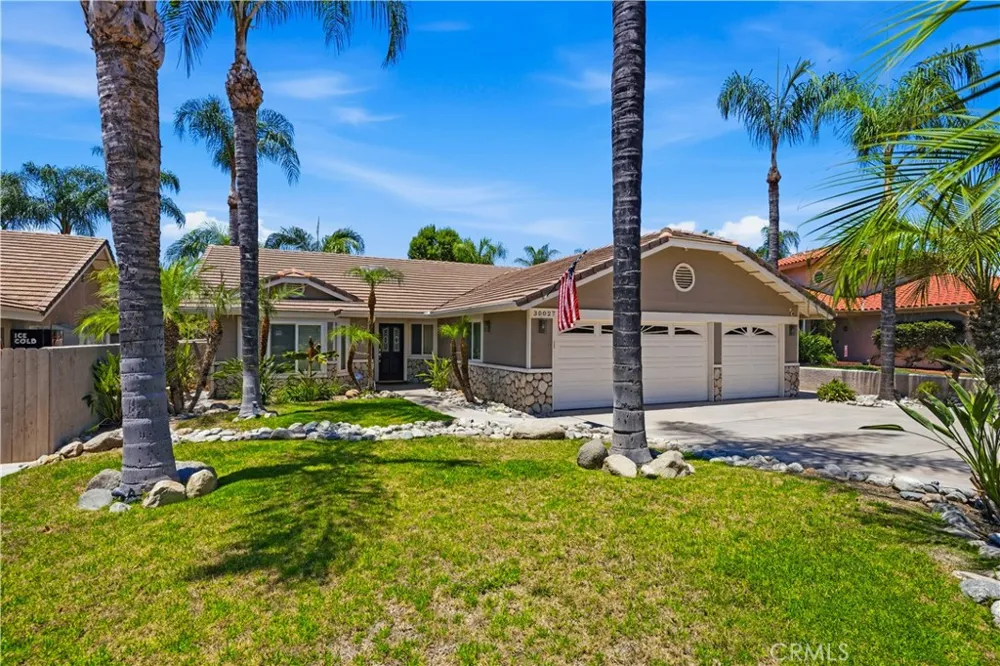30027 Swan Point Canyon Lake, CA 92587