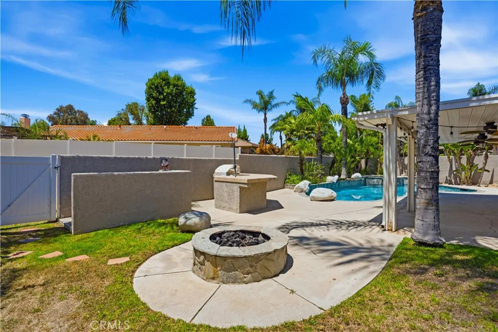 30027 Swan Point Canyon Lake, CA 92587