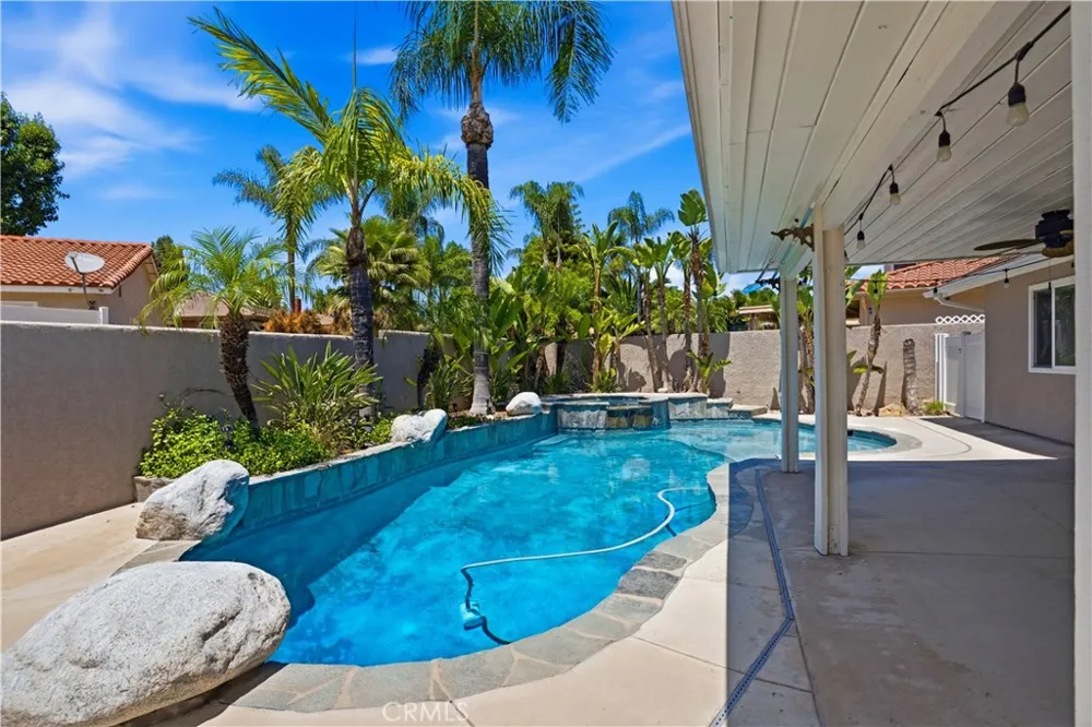 30027 Swan Point Canyon Lake, CA 92587