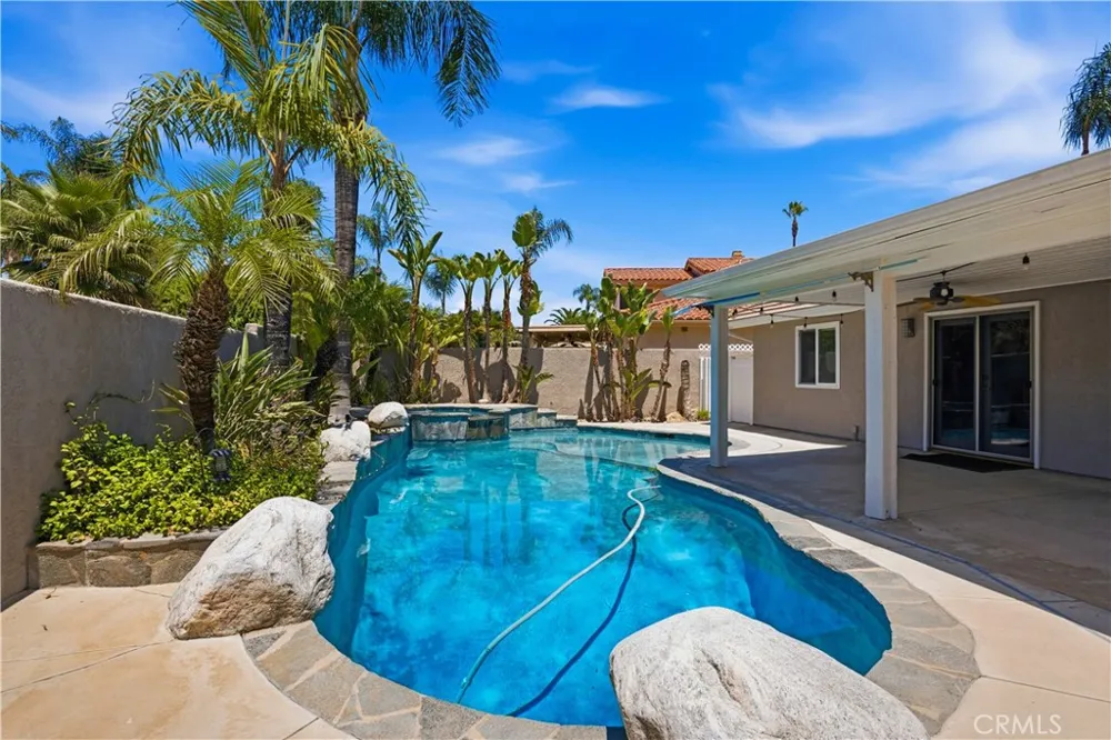 30027 Swan Point Canyon Lake, CA 92587