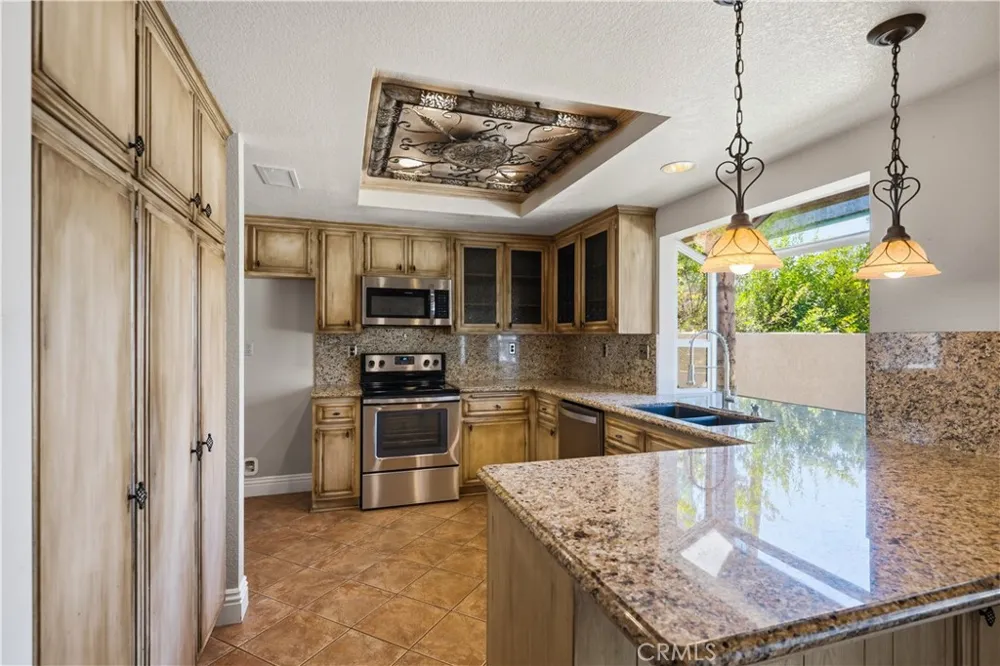 30027 Swan Point Canyon Lake, CA 92587