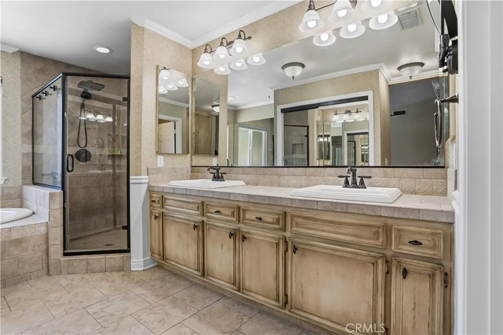 30027 Swan Point Canyon Lake, CA 92587