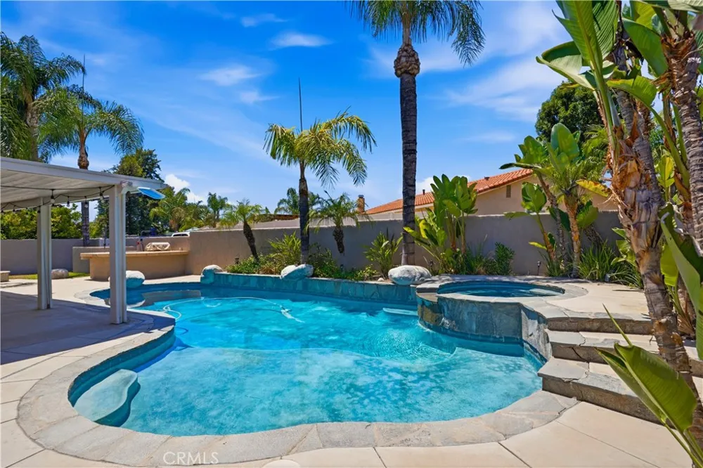 30027 Swan Point Canyon Lake, CA 92587