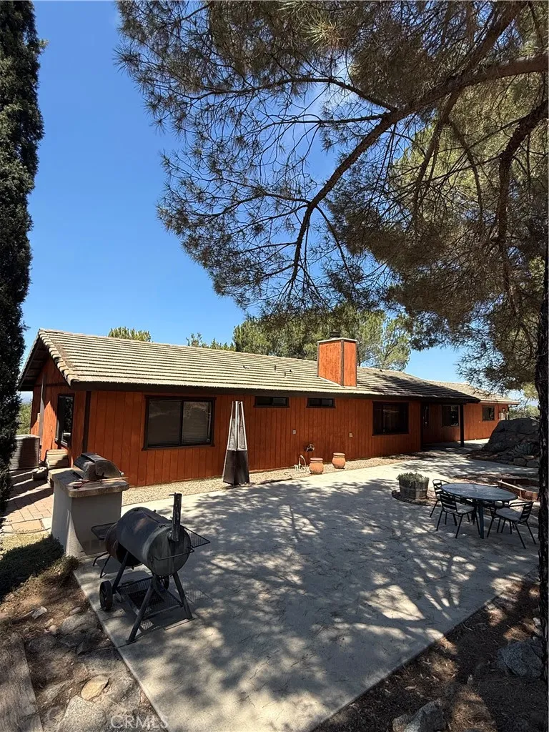 27258 Kiavo Drive Valley Center, CA 92082