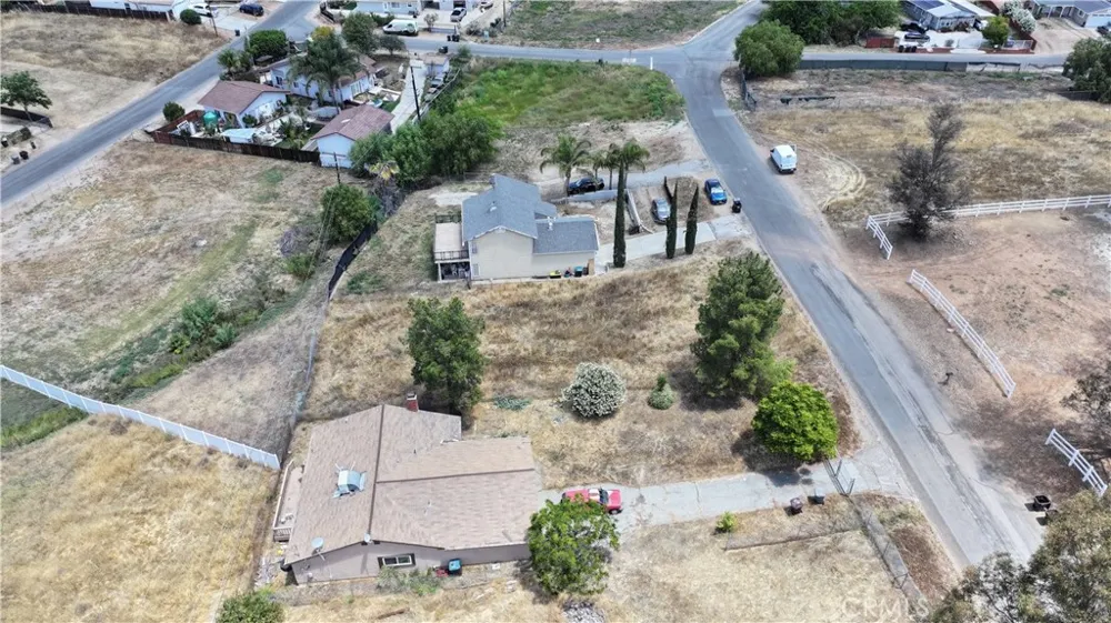18 Avenida De Los Flores Menifee, CA 92587