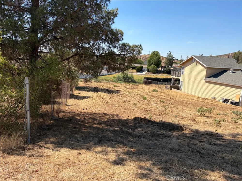 18 Avenida De Los Flores Menifee, CA 92587