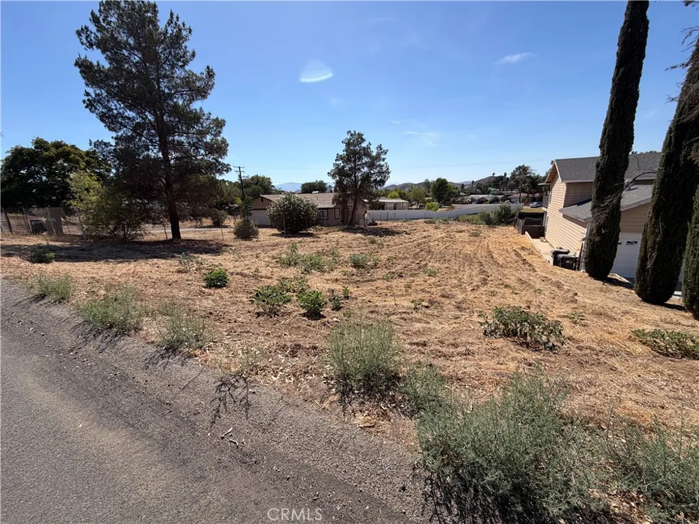 18 Avenida De Los Flores Menifee, CA 92587