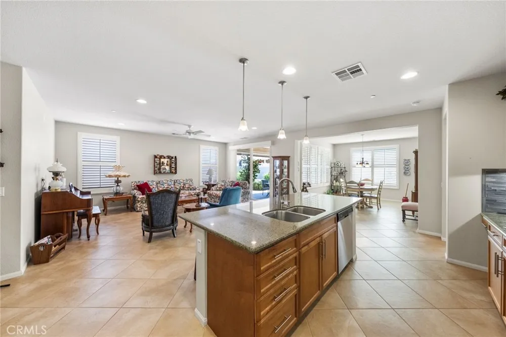 1467 Via Rojas Hemet, CA 92545