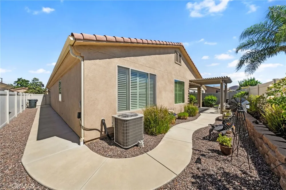 1467 Via Rojas Hemet, CA 92545