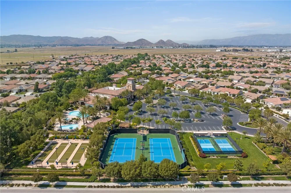 1467 Via Rojas Hemet, CA 92545