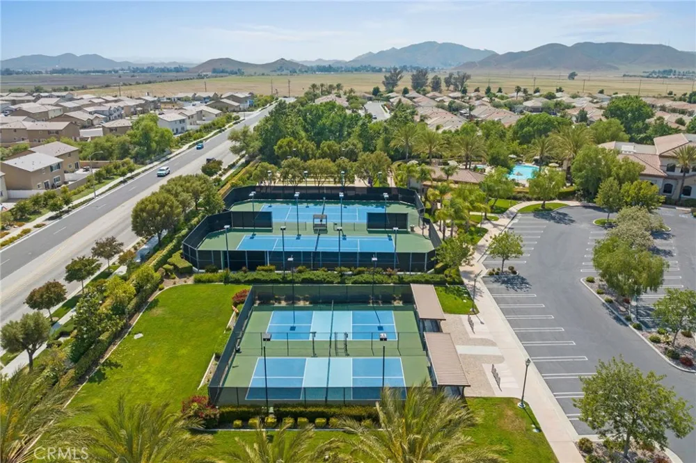 1467 Via Rojas Hemet, CA 92545
