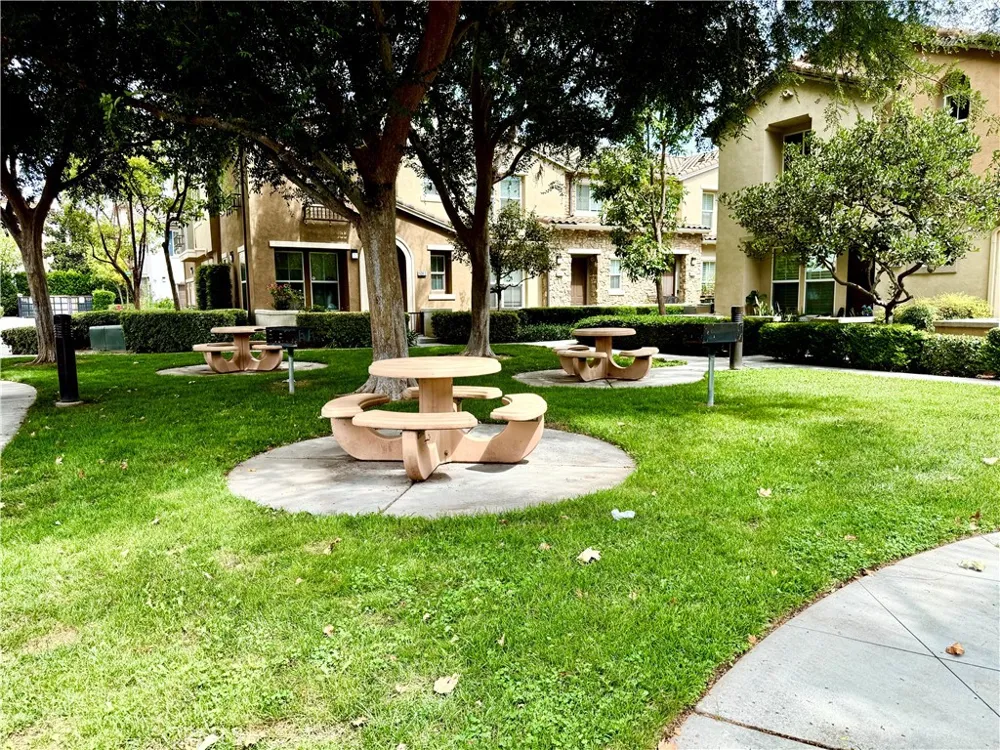 6397 Marbella Eastvale, CA 91752