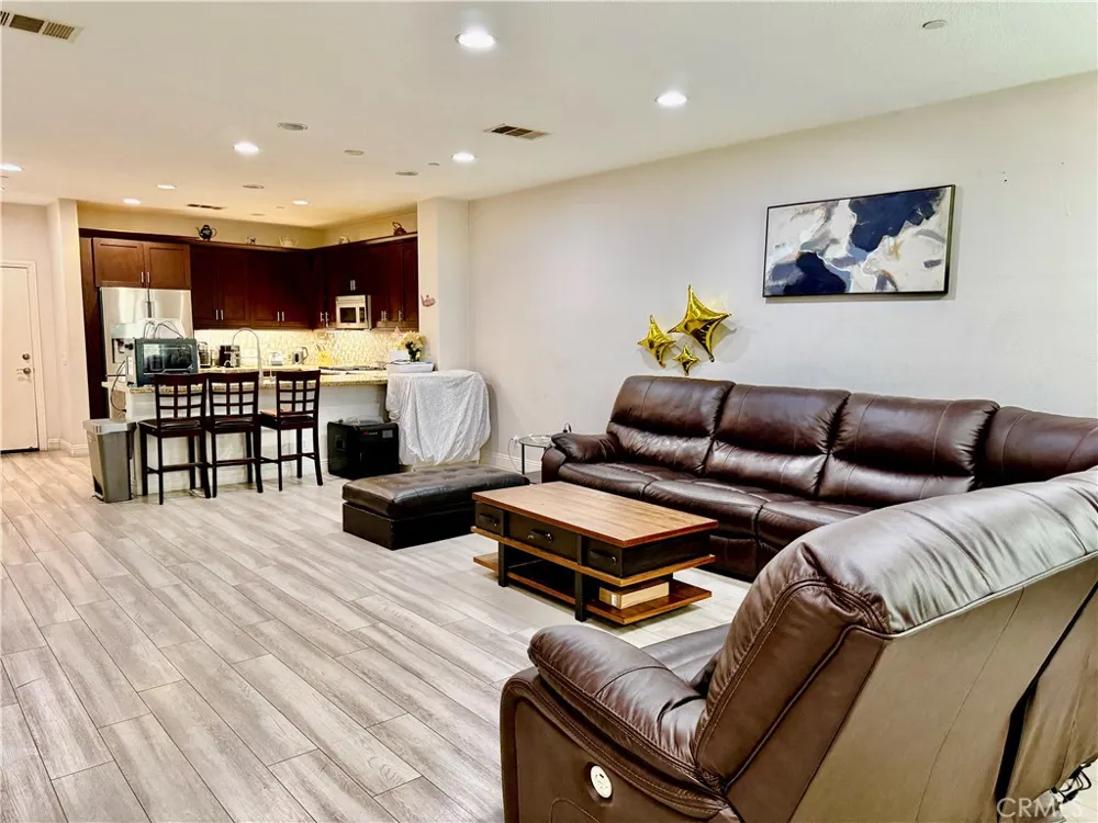 6397 Marbella Eastvale, CA 91752