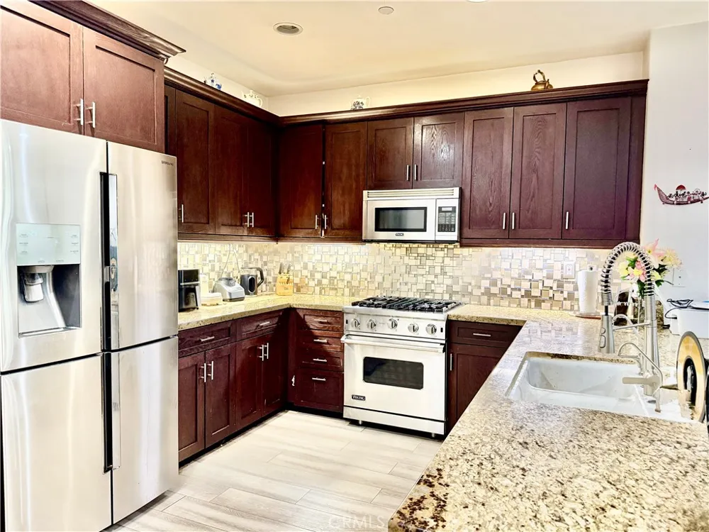 6397 Marbella Eastvale, CA 91752