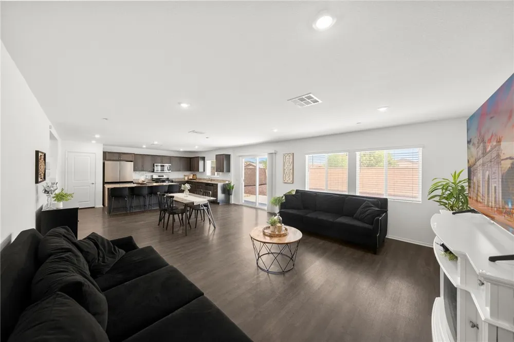1385 Caprice Court Hemet, CA 92543