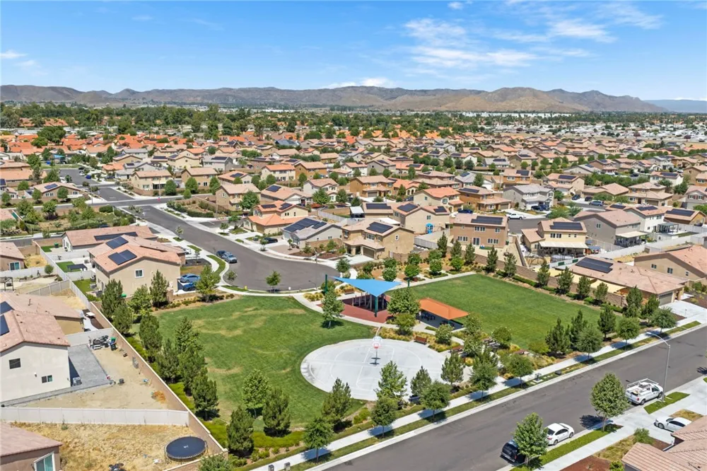 1385 Caprice Court Hemet, CA 92543